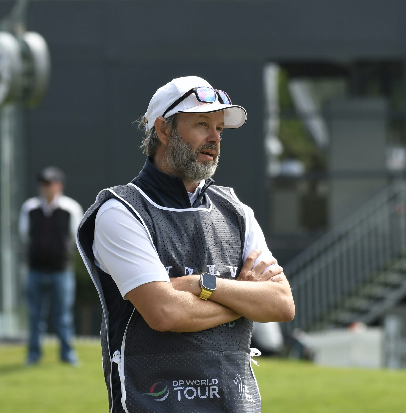 Anders Wallerman som caddie på DP World Tour
