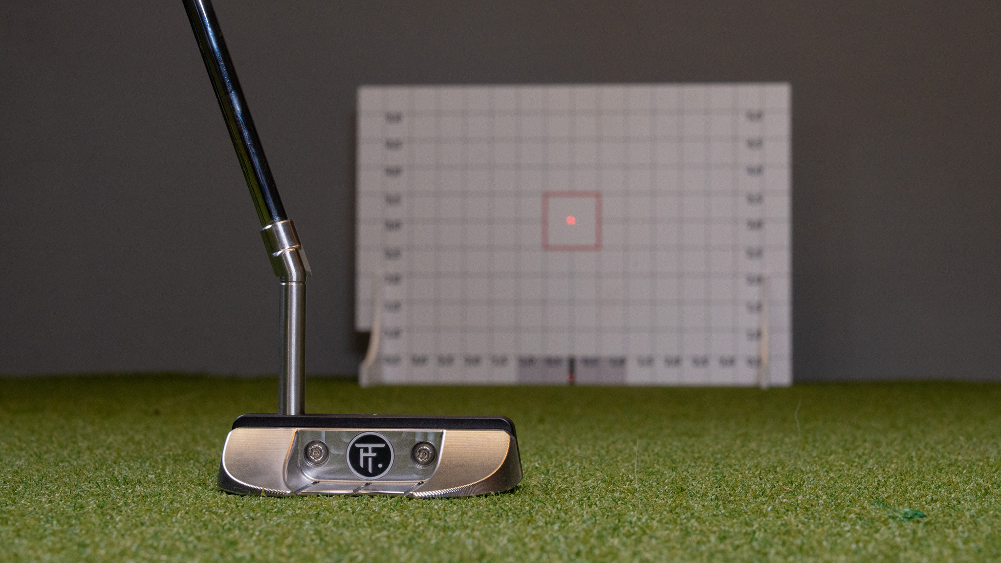 Leende coach i labbet — äkta glädje